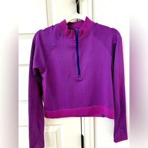 Lululemon size 6 long sleeve